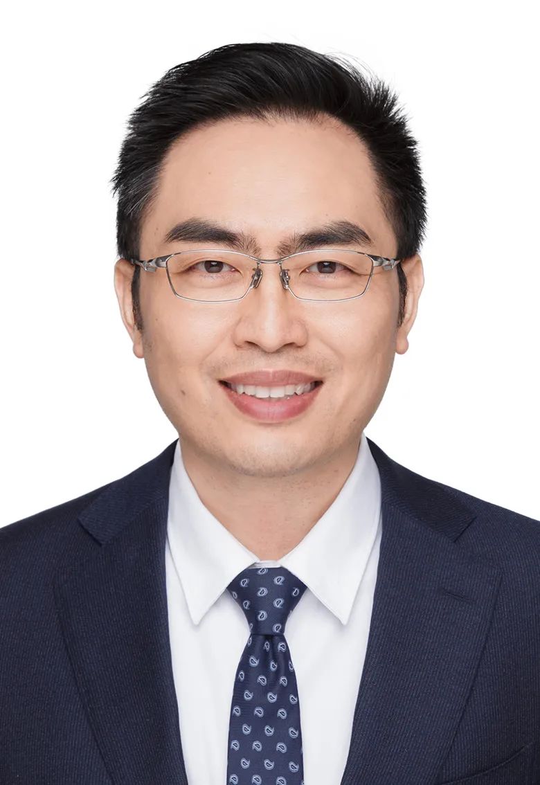 包含意大利杯今夜走向成谜；深圳男篮再遭质疑；媒体盛赞；医务组通报恢复的词条